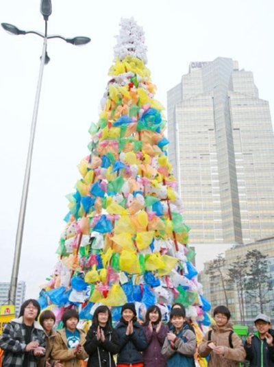 plastic bag christmas tree